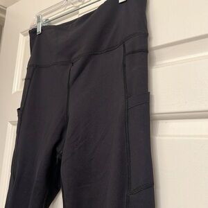 Zyia Active Size 8-10 (Large) Black Active Leggings with 2 side phone pockets